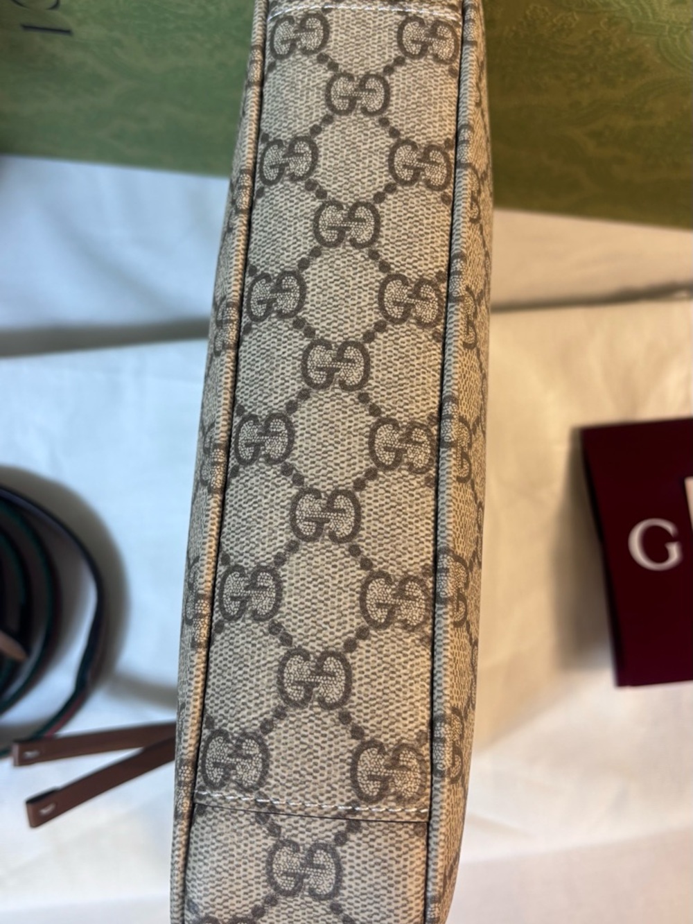 Stunning New Gucci Emblem 2 Way - Picture 6 of 15